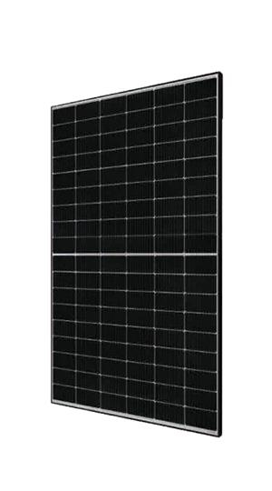 Hoogwaardig zonnepaneel Ja Solar Zwart bladkleur Witte achtergrond 405Wp