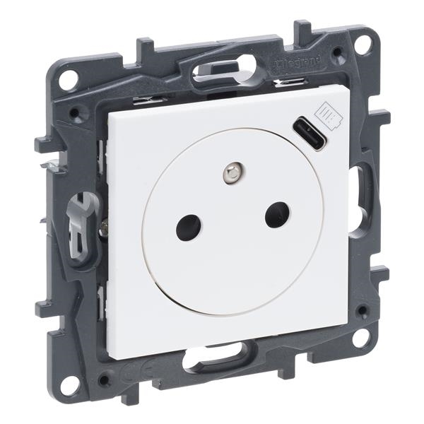 Niloé Next prise 2 pôles + T + USB type C intégrée - 16A - 250V à griffes Blanc