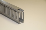 Goulotte de câblage type s lamelles 4 / 6 / 4 dimensions 40 x 80
