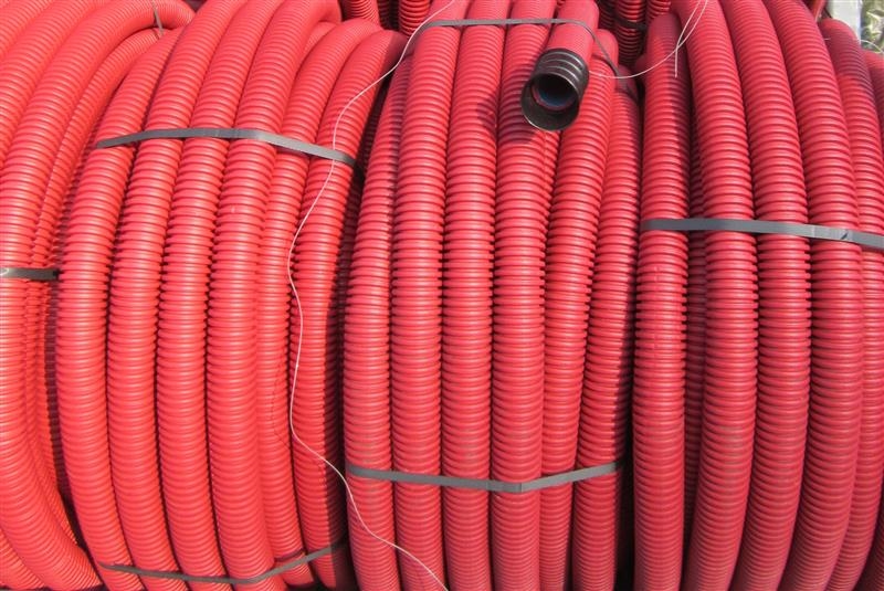 Protection tube with wire puller Red diameter 110mm roll of 50m